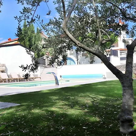 Solaris Villa